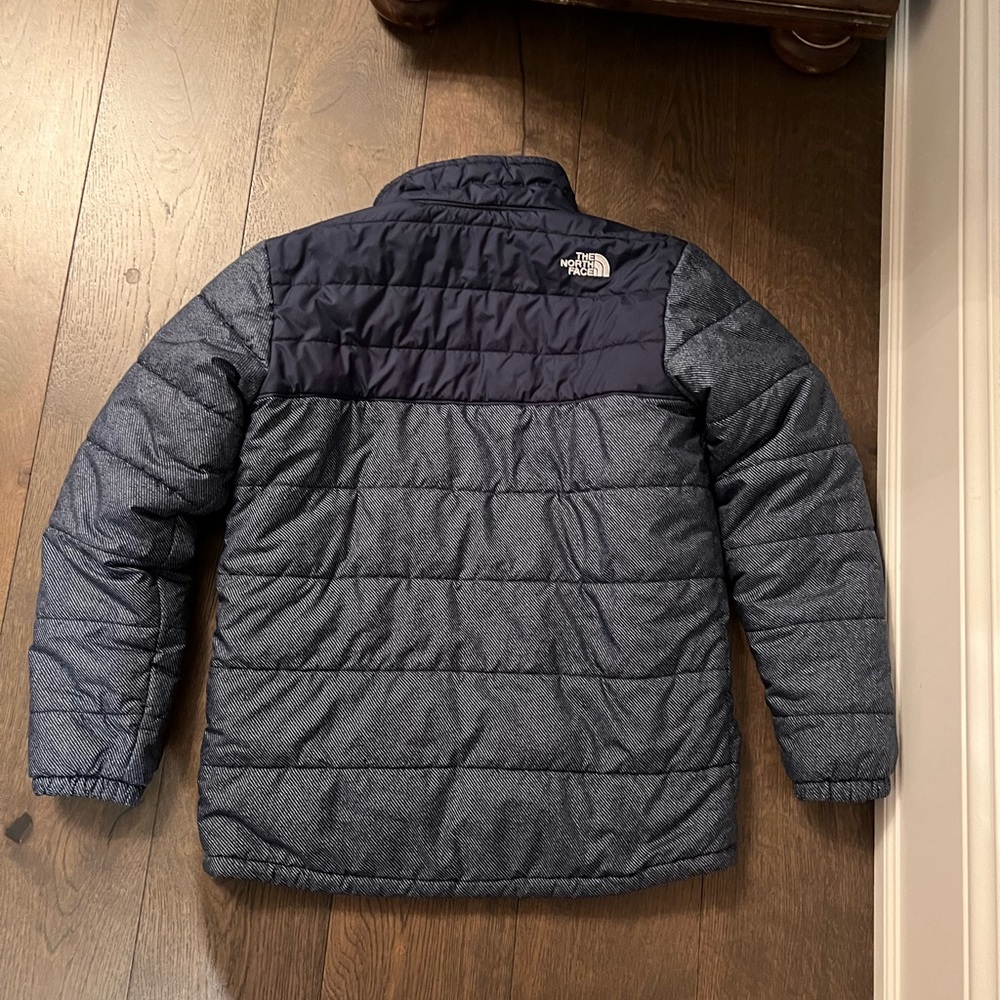Boys Size 14 reversible Coat. The North Face